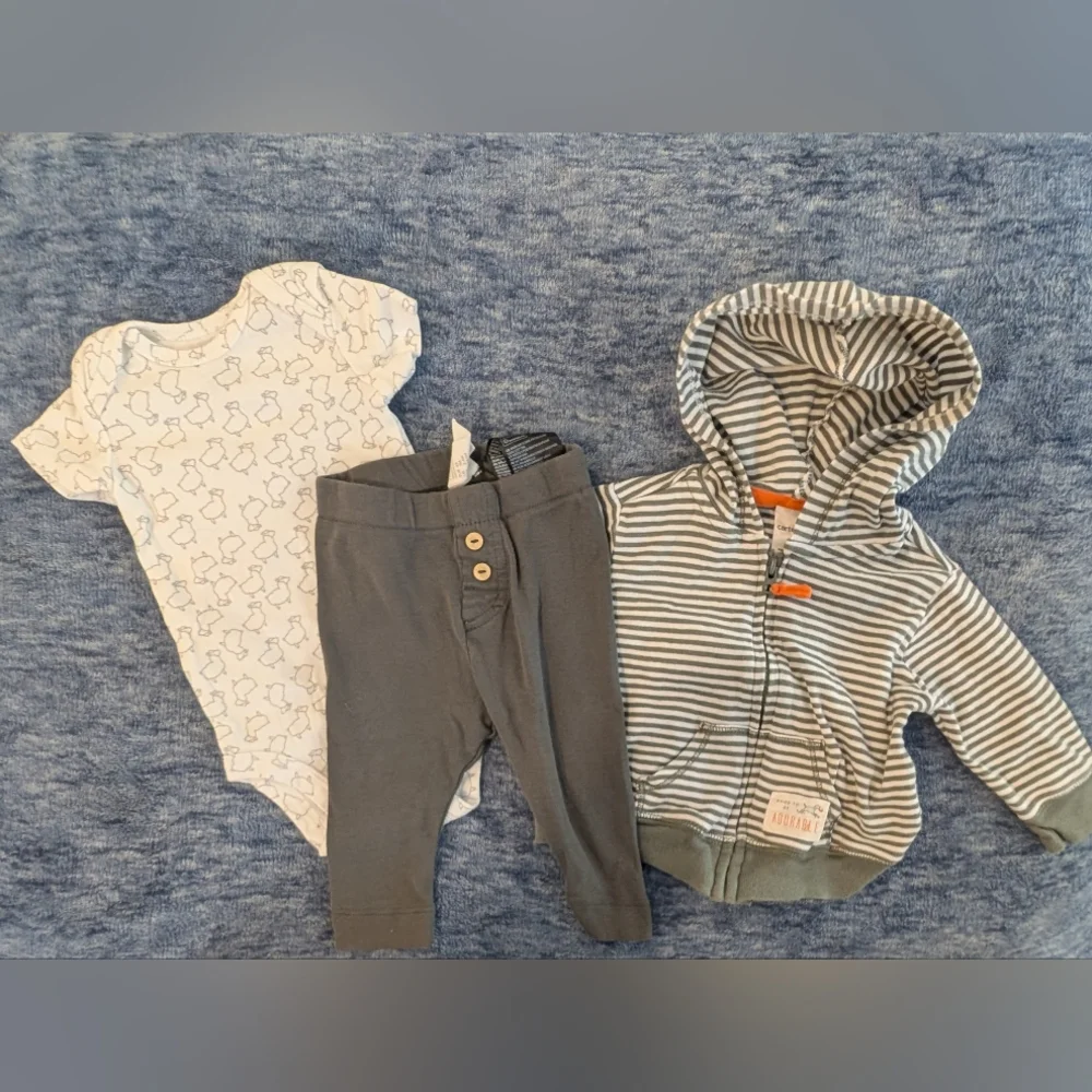 Carter's 3M Gray and White Kids Matching Set